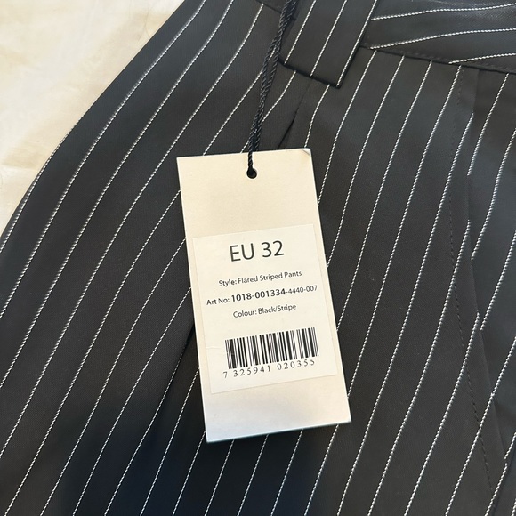 NWT NA-KD Pinstripe Trouser Pant Size EU 32 - Picture 3 of 3